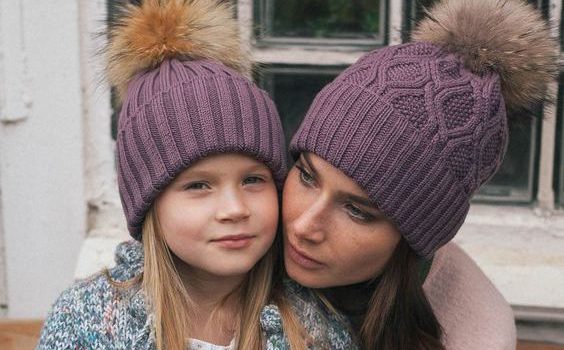 Модные и теплые зимние шапки