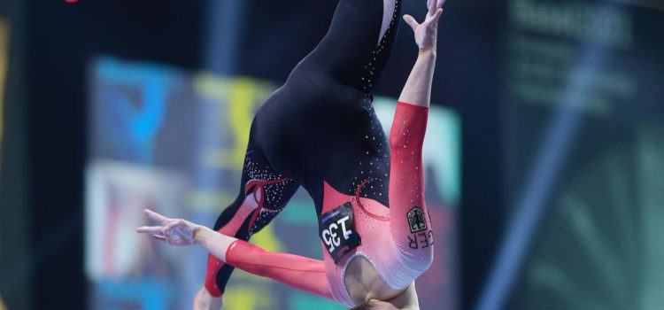 Как комбинезон гимнастки Сары Восс актуализировал тему сексуализации в спорте :: Вещи :: РБК Стиль