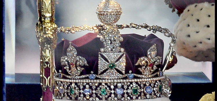Личная коллекция: 10 ювелирных украшений королевы Елизаветы :: Вещи :: РБК Стиль